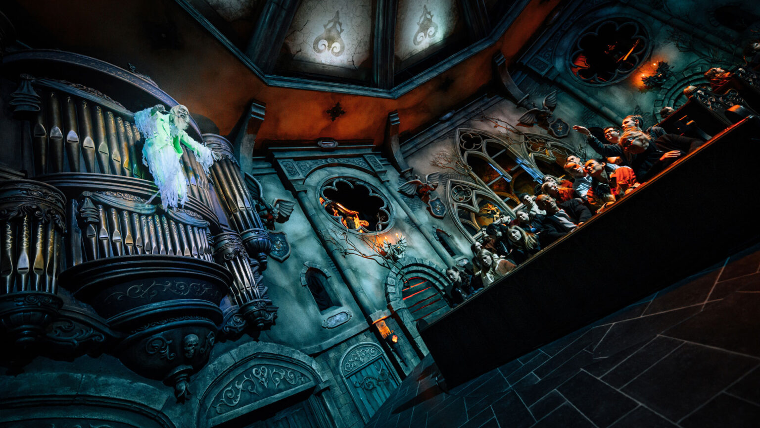Danse Macabre - Intamin Amusement Rides